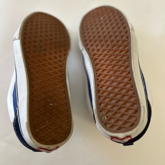 Men’s Knu Skool Vans Blue and White Sneakers - Picture 12 of 12